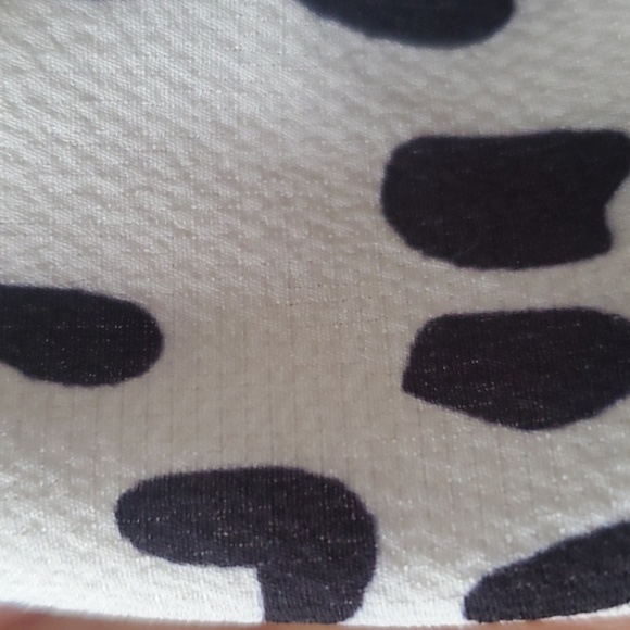 V- neck leopard print top - Picture 2 of 2